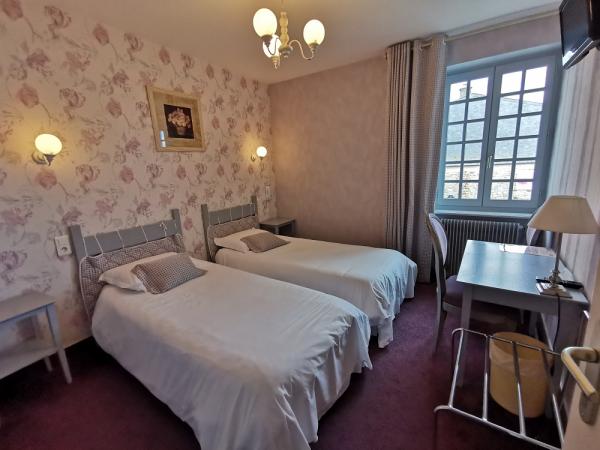 Chambre lits jumeaux dans l'intramuros du Mont-Saint-Michel