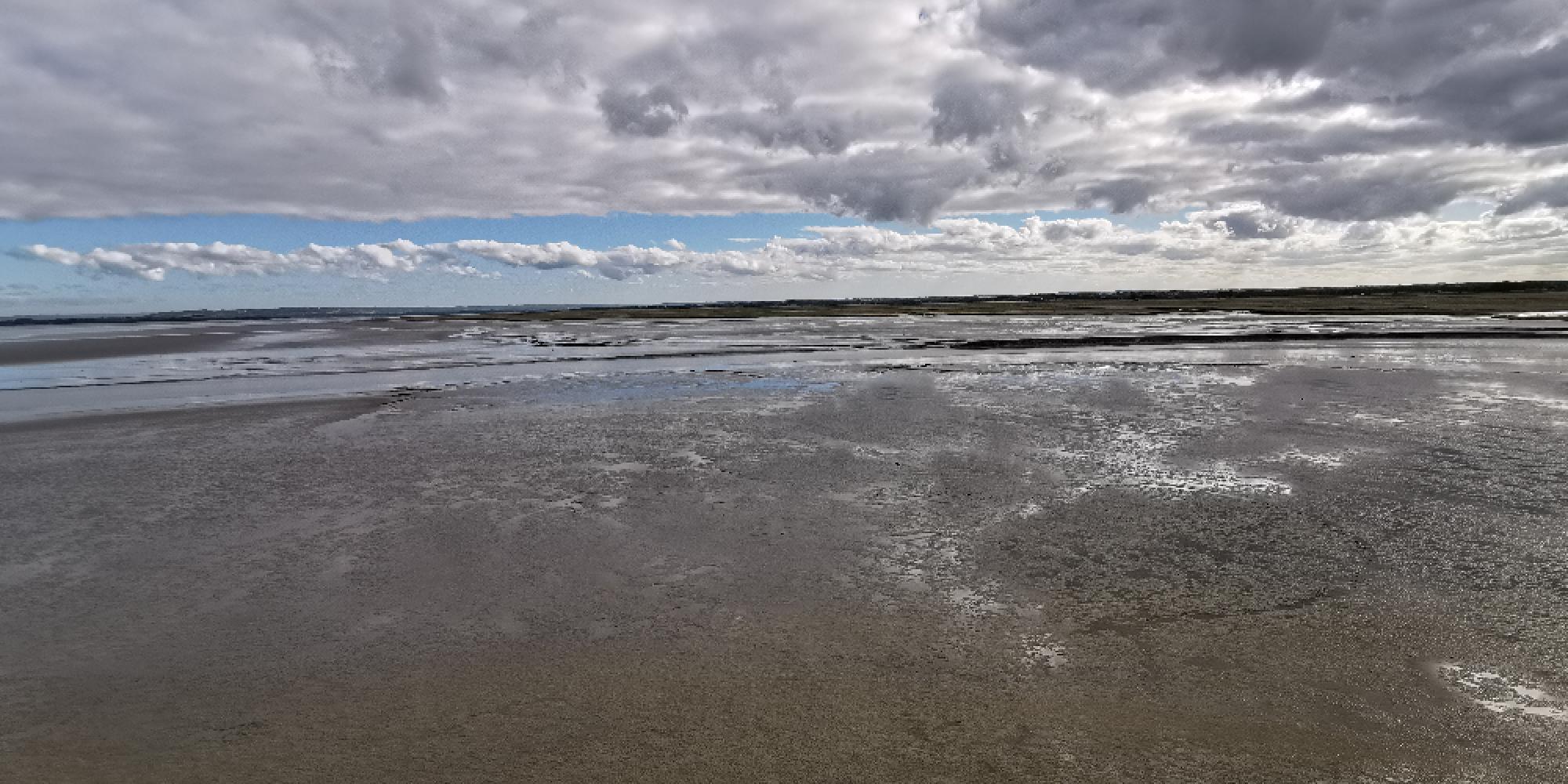 chambre offrant une vue sur la baie du mont saint michel