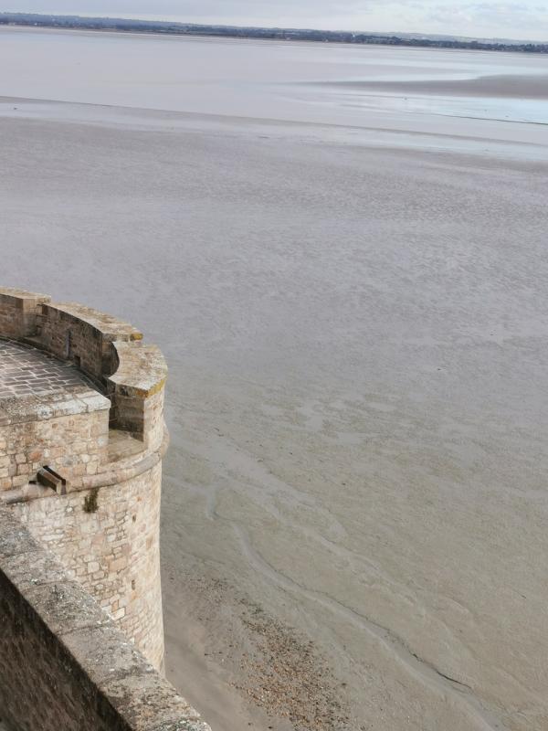 Book a room with a view on the bay of Mont-Saint-Michel